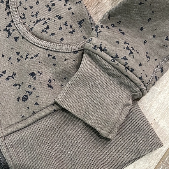 Lululemon scuba hoodie size 4 EUC - Picture 3 of 9